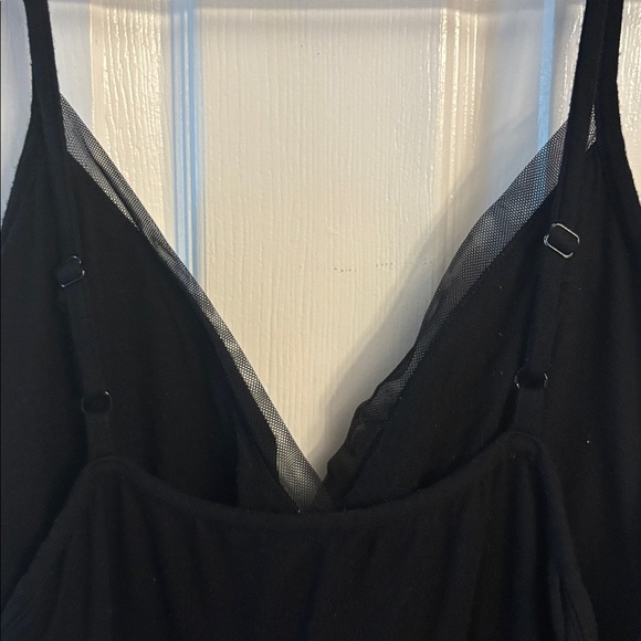 Black nightgown - Picture 4 of 7